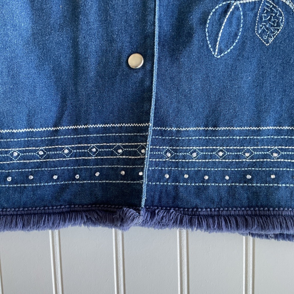 Alfred Dunner Denim Pearl Button Beaded Embroidered Fringe Blouse M 40in Women's - Picture 13 of 16